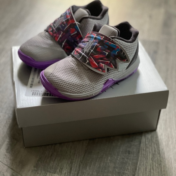 Nike Kyrie 5- Atmosphere Grey - Picture 3 of 4